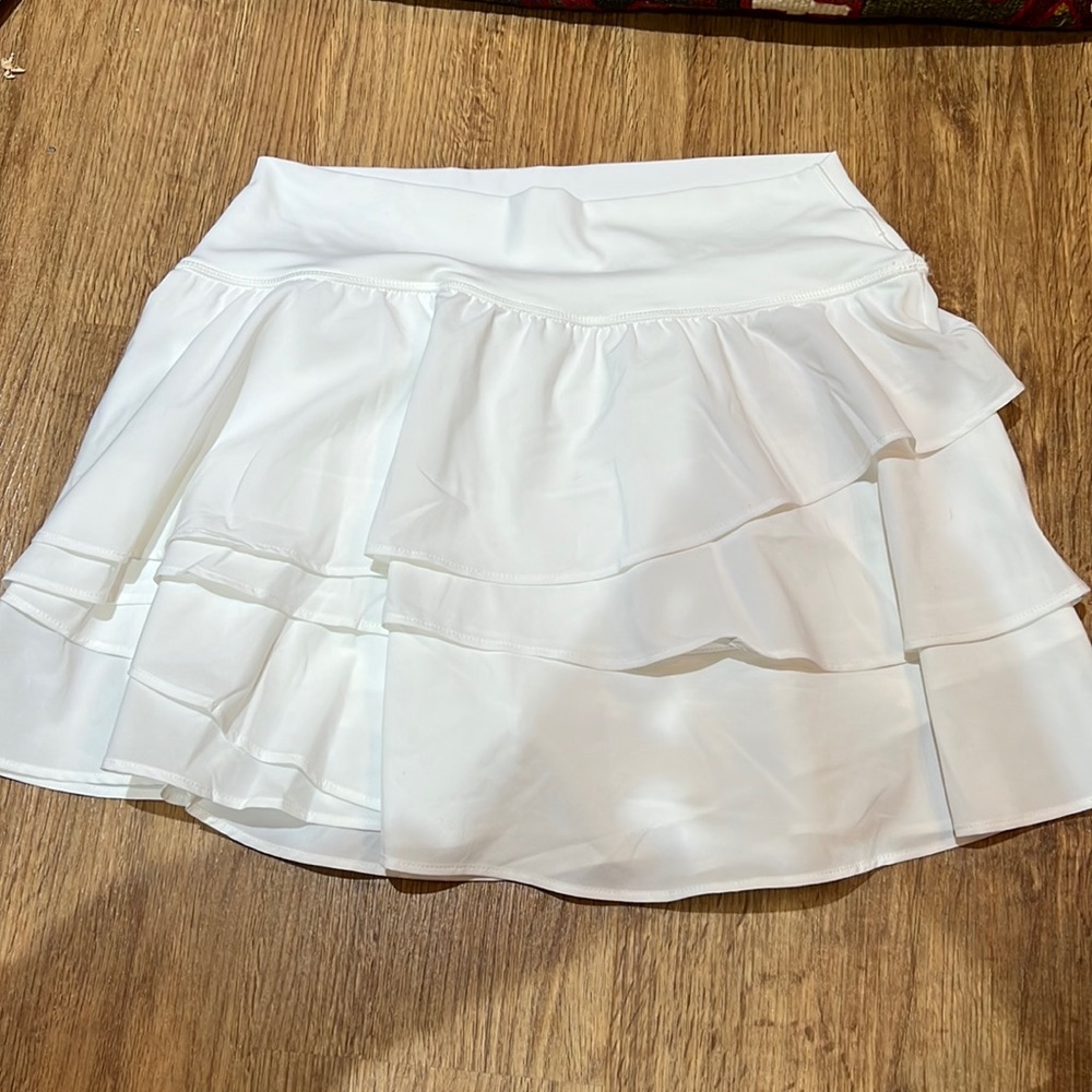 Aerie white tennis skirt!
